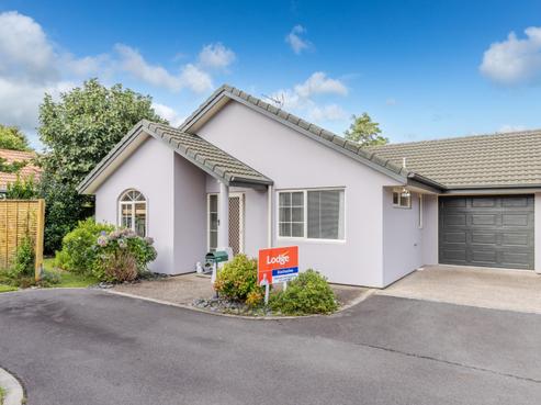 10/16 Rototuna Road, Flagstaff