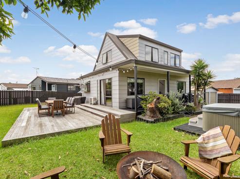 2 Coubray Place, Botany Downs