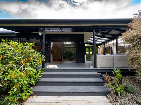 28 Grove Avenue, Weston