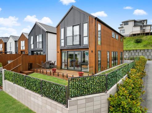 52 Arran Point Parade, Orewa