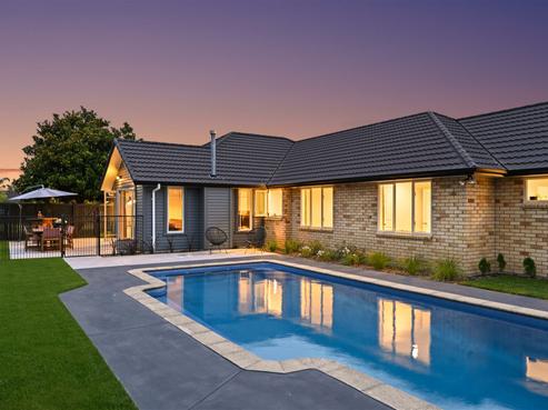 14 Rosewood Court, Huntington