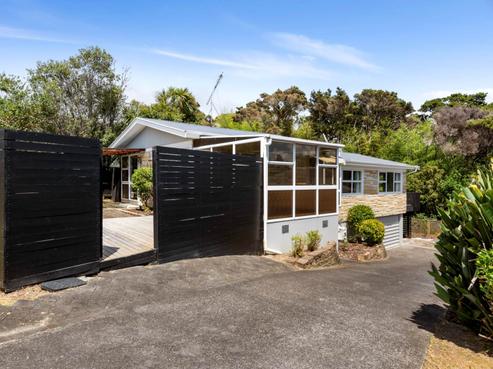 64 Roseberry Avenue, Birkenhead