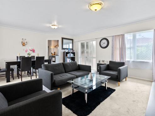 2/218 Shirley Road, Papatoetoe