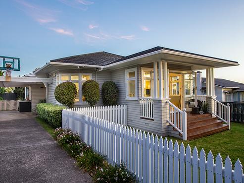 8 Northumberland Avenue, Belmont