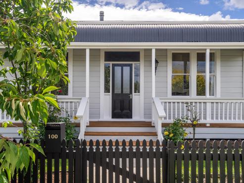 100 Jellicoe Street, Martinborough