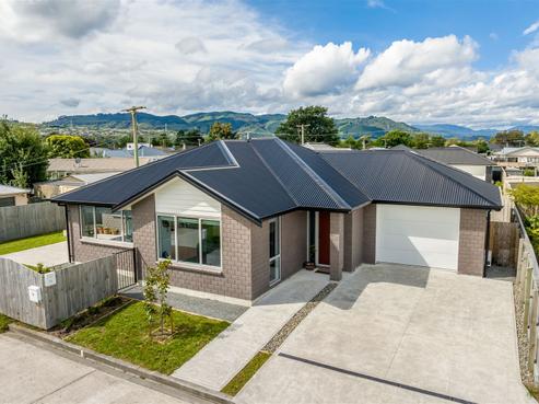 14 Poulson Grove, Trentham