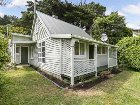 136 Parkvale Road, Karori