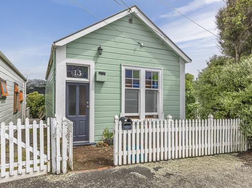 13 Herald Terrace, Berhampore
