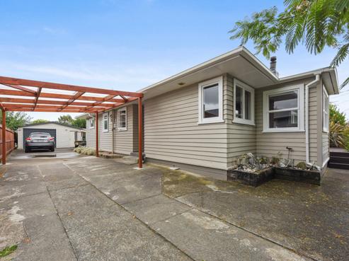 7 Martin Avenue, Wakefield