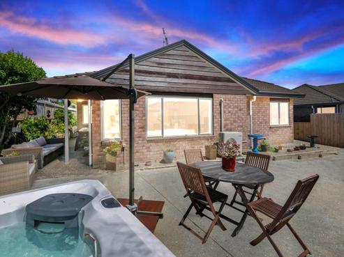 8 Palm Lane, Red Beach