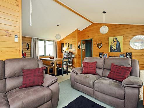 605A Willowpark Road South, Akina
