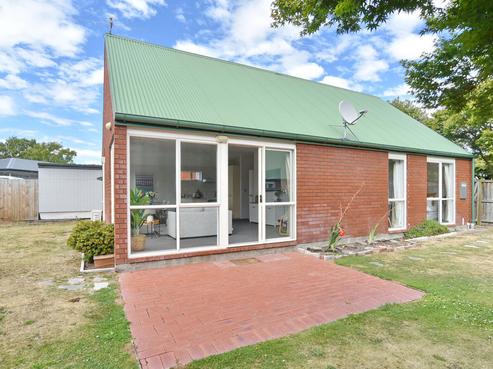 35D Larch Place, Casebrook