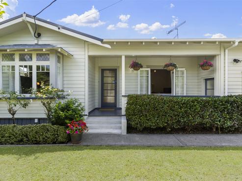 7 Hazelmere Road, Sandringham