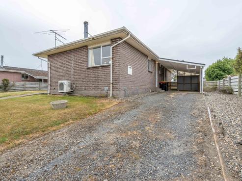 67 Dunbeath Crescent, Kew