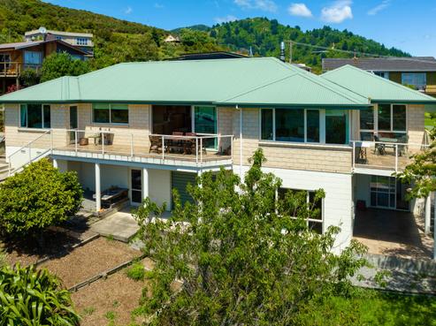34 Moana View Road, Waikawa