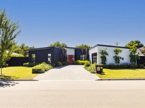 17 Lewis Close, Fernside