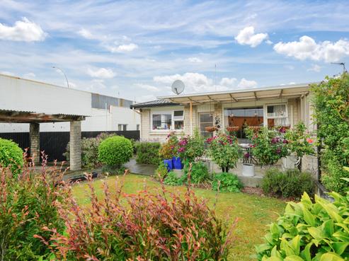 69A Fulton Street, Gladstone