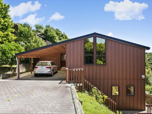16 Bushland Grove, Paparangi
