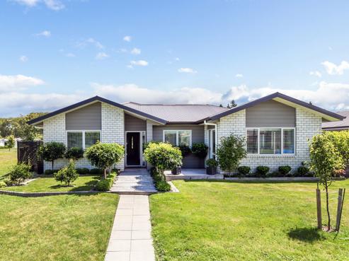 8 Maison Way, Rangatira Park