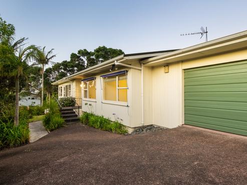 1 Red Bluff Rise, Campbells Bay