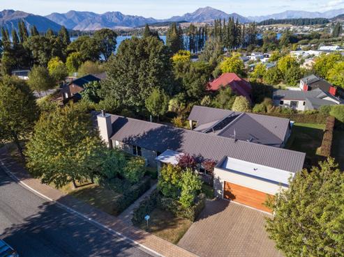 11 Kelliher Drive, Wanaka