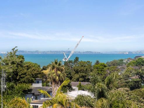2/30 King Richard Place, Browns Bay