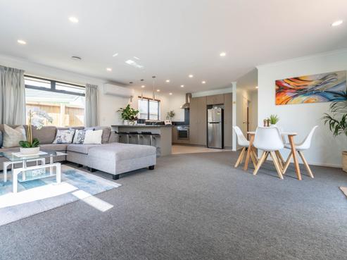 31A Macdonald Road, Glenview