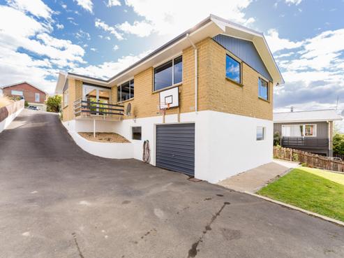 32 Salmond Street, Halfway Bush