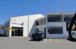 Prime Location Large Volume Warehouse 