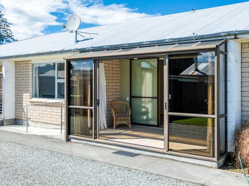 2/4 School Road, Fairlie