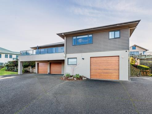 2 Julies Way, Rangatira Park