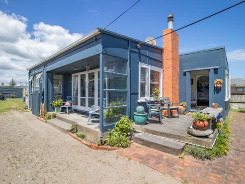 15 Hunia Terrace, Himatangi Beach