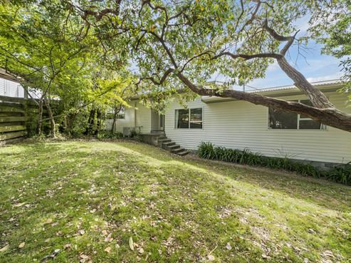 18 Redvers Drive, Belmont