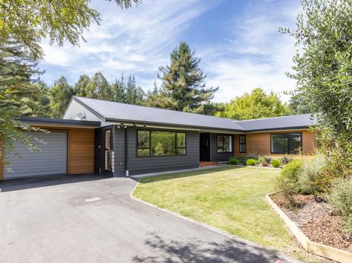 15 Tokomaru Drive, Havelock North