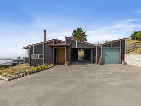 14 Signal Hill Road, Mount Pleasant