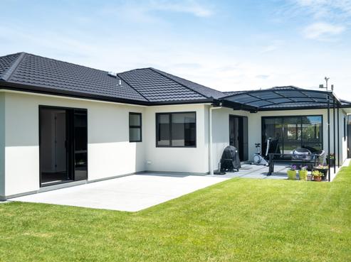 16 Rotoiti Way, Poraiti