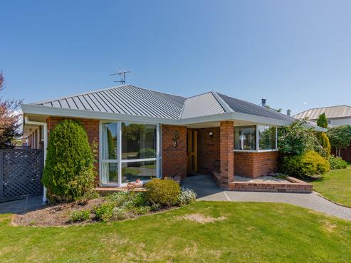 21 Hewitts Road, Woodend