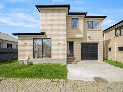 8B Orion Street, Papakura