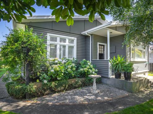 6 Yule Grove, Greytown