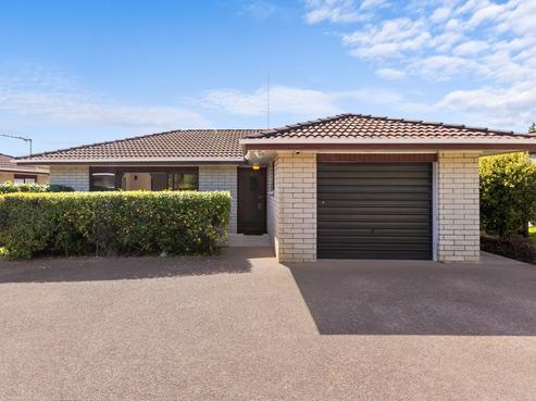 2/14 Wellington Street, Papakura