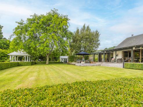 114 Main Road South, Raumati Beach
