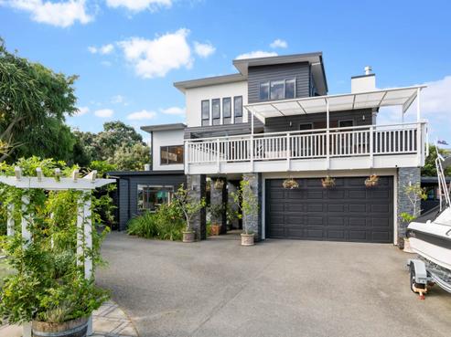 89 Pacific Parade, Army Bay