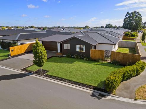 2 Full Moon Lane, Rolleston