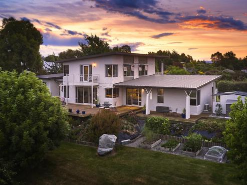 53 Fairbourne Drive, Fairhall