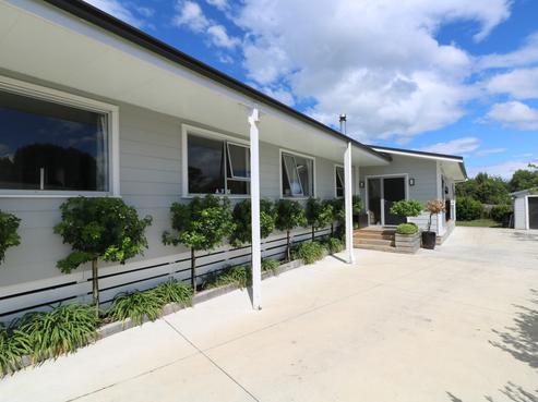 35 Fisher Place, Carterton