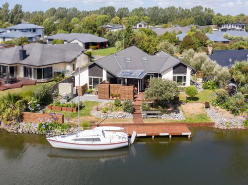 14 Witney Lane, Huntingdon/Lake Hood