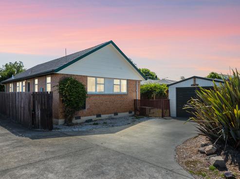 23 James Drive, Woodend