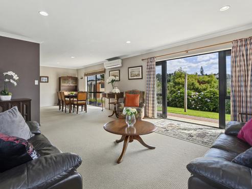87 Solomon Street, Brookfield