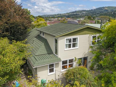 31 Holyoake Crescent, Avalon