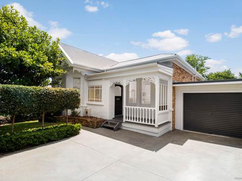 27 Kenneth Avenue, Sandringham